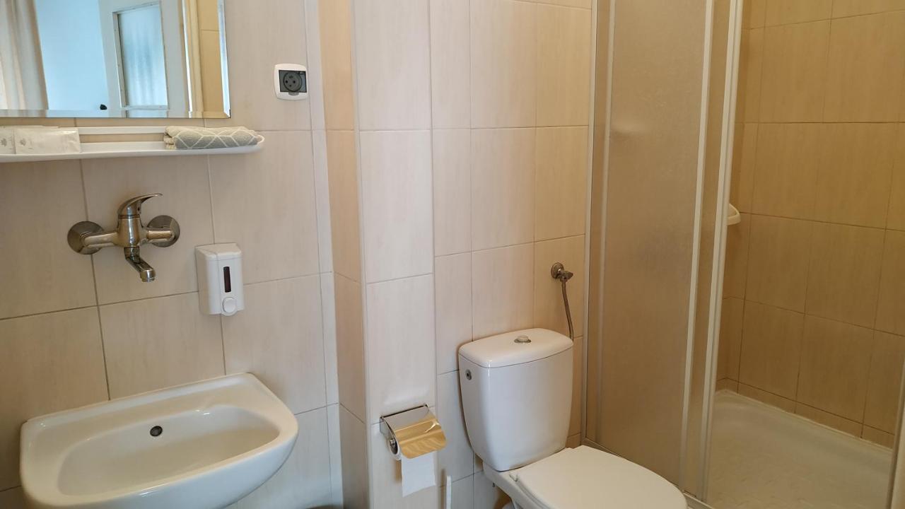 Hotel Eden 24H Ряшів Екстер'єр фото